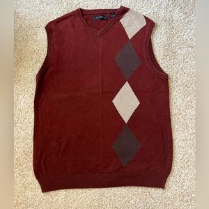 Axist Sweater Vest. Size Large. Maroon